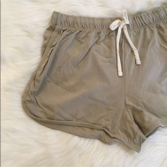 Fifth Sun butterfly screenprint shorts Woman’s size Small  coral brown c… - Picture 7 of 13